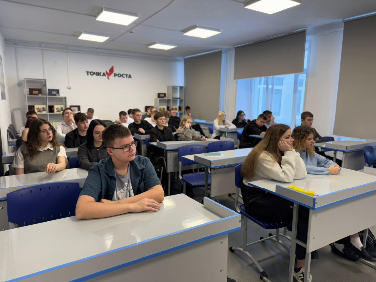 Профориентационная встреча с курсантом Тихоокеанского высшего морского училища Кириллом Марченковым.